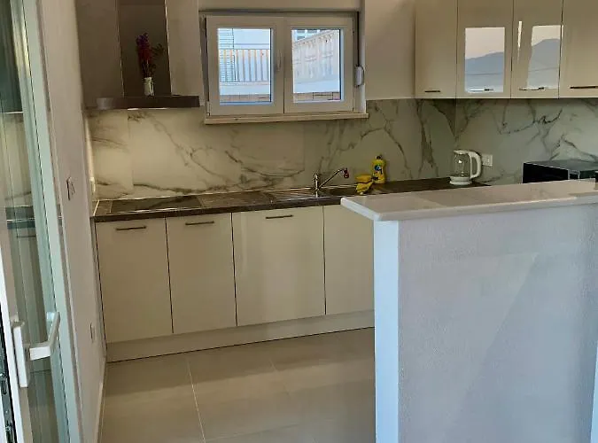 Adriatic Rose 2 Apartman *