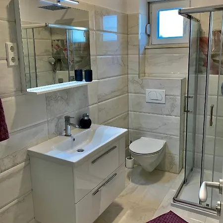 Appartement Adriatic Rose 2 *